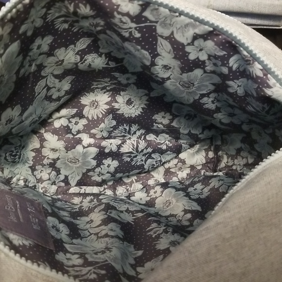 Vera Bradley Crossbody Kavu Style Bag with Matching Zip Around Wallet. Lite Blue - Picture 6 of 10